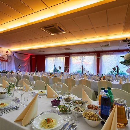Hotel Paola Kutno Esterno foto